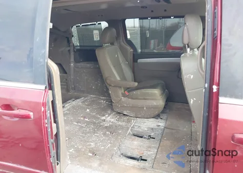 2011 Volkswagen Routan Se z USA, uszkodzony, nr VIN 2V4RW3DG2BR717125